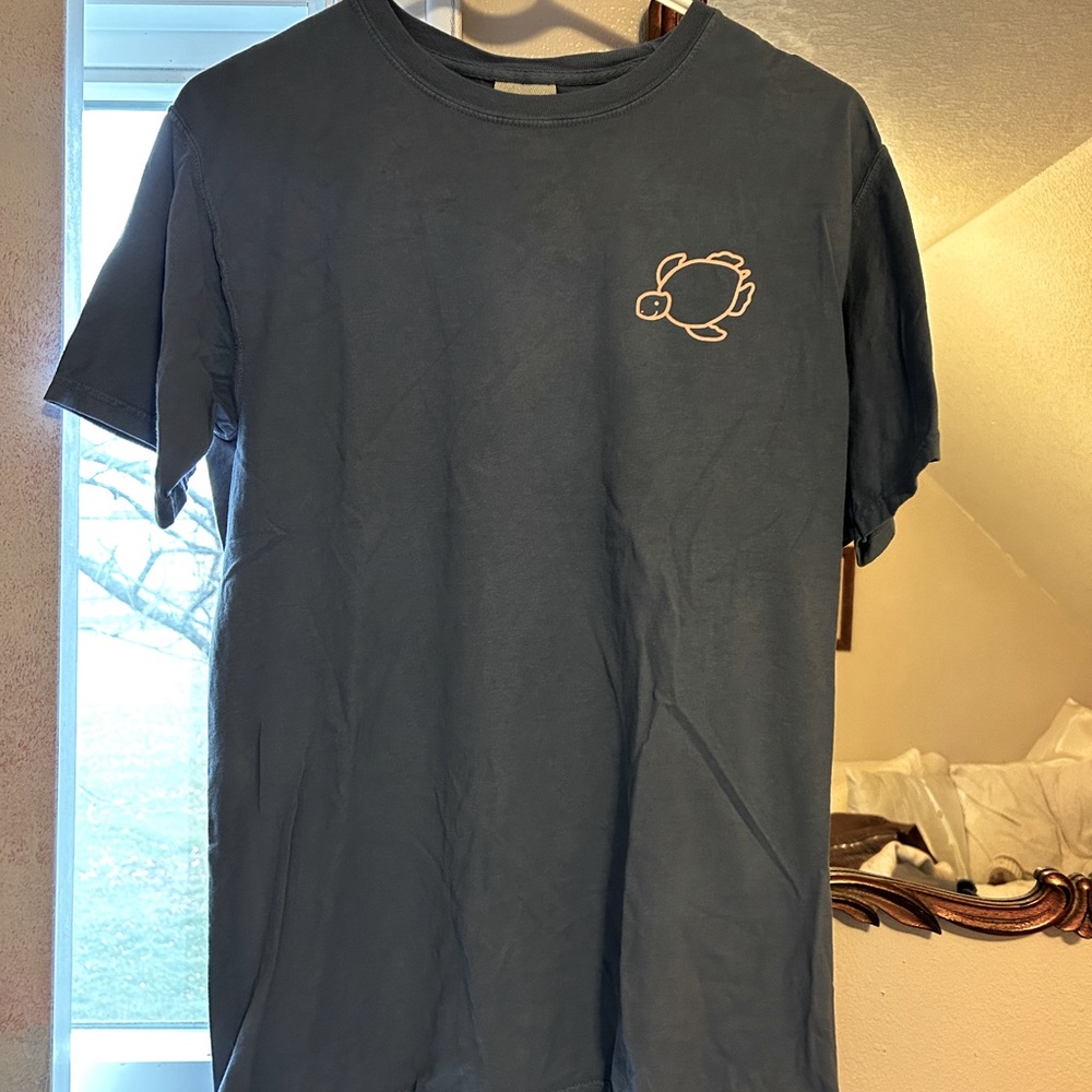 shelly cove shirt, von maur, barely worn